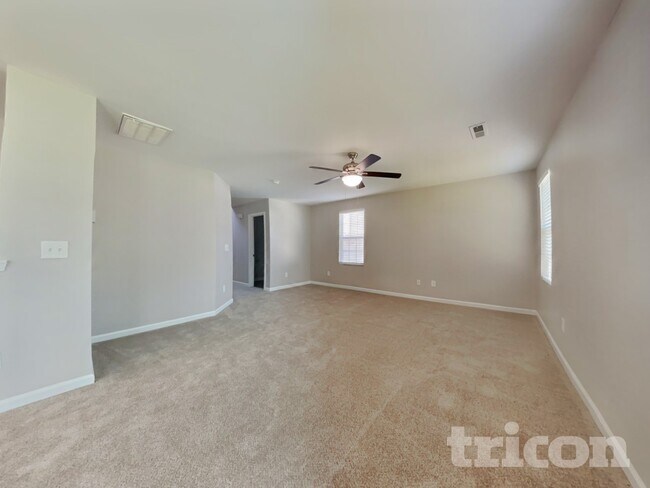 Foto del edificio - 507 Menlo Pk Rd