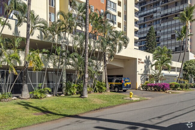 Foto del edificio - Hale Kulanui