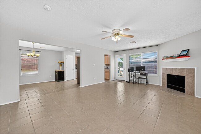 Foto del edificio - 11902 Rolling Stream Dr