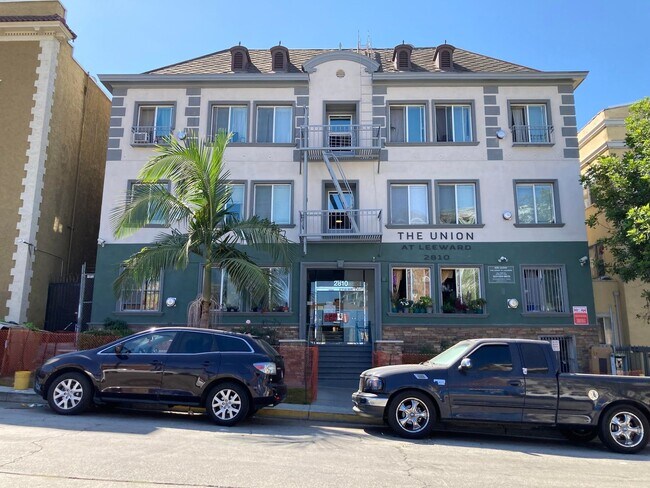 Foto del edificio - Leeward Apts...New York Style..Gorgeous Newly Remodeled!