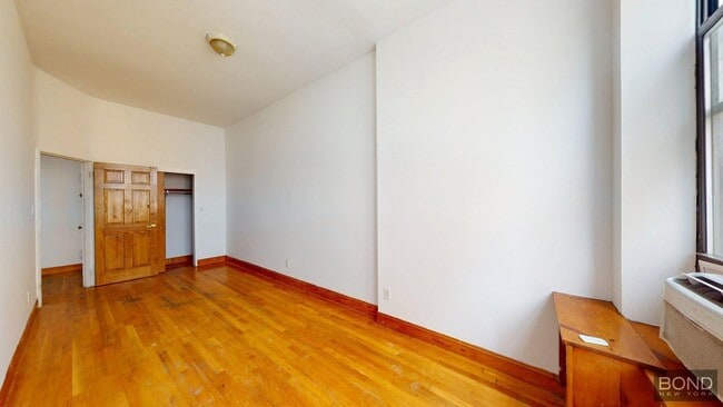 Building Photo - 222 W 72nd St