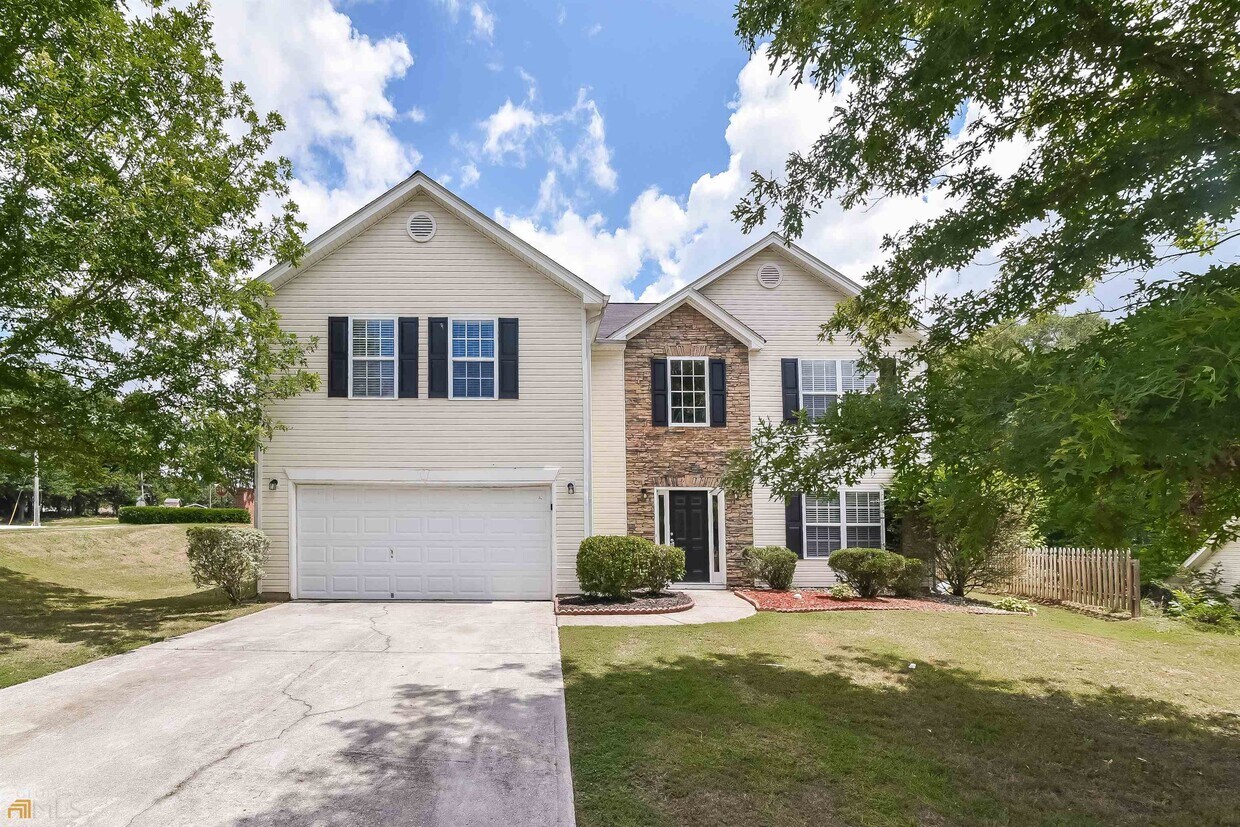 833 Langley View Ct, Loganville, GA 30052 House Rental in Loganville