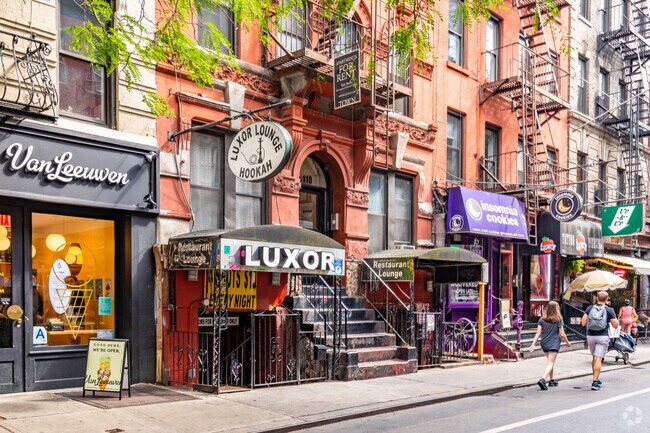 Building Photo - 118 Macdougal St