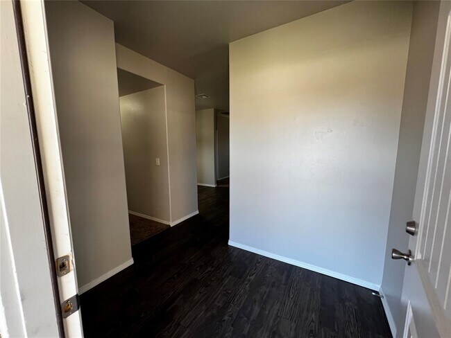 Foto del edificio - 4708 River Mesa Dr