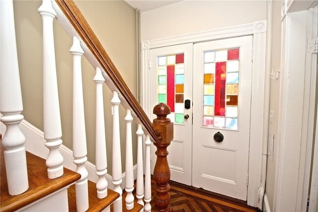 Building Photo - 700 Thames St