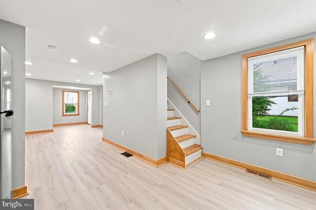Foto del edificio - 705 Forrest St