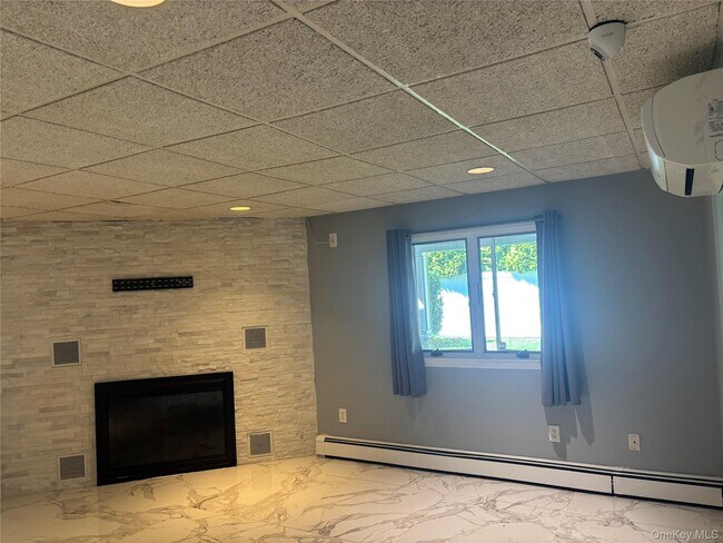 Building Photo - 275 Evergreen Ave