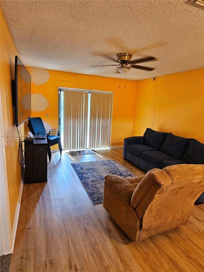 Building Photo - 6972 Woodscape Cir