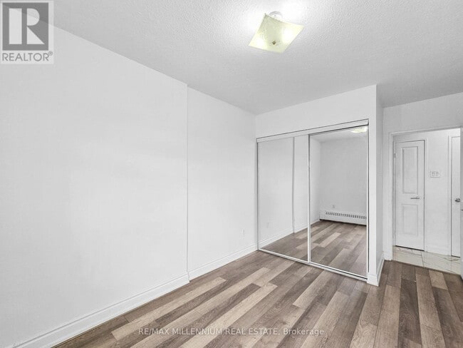 Building Photo - 2645-2645 Kipling Ave