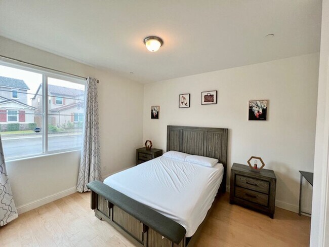 Foto del edificio - Beautiful 4 Bedroom Home in Clovis!