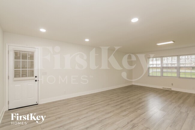 Foto del edificio - 2408 Gemway Dr