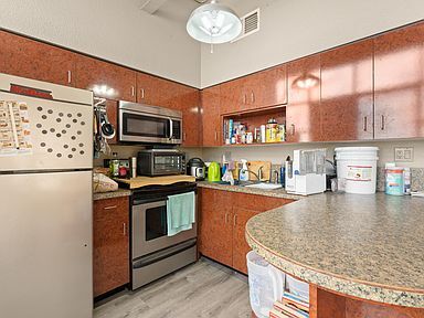 Foto del edificio - 610 Central Ave SE