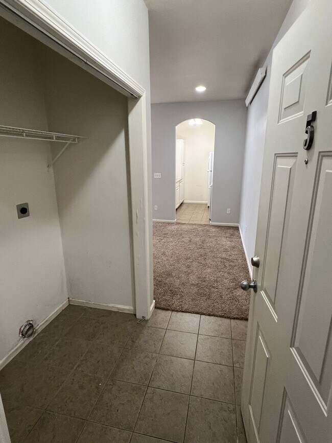 Foto del edificio - 1920 Monte Vista Dr