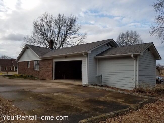 Building Photo - 4 br, 2 bath House - 253 Chickering Rd