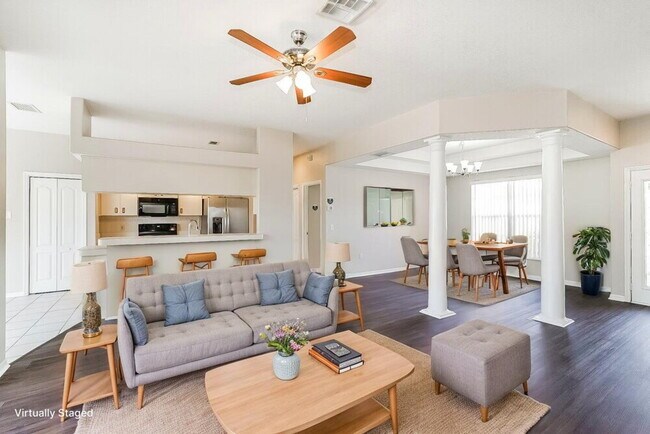 Foto del edificio - 8712 Cypress Lakes Blvd