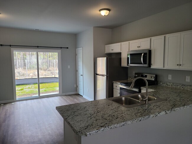 Foto del edificio - Beautiful end unit - 2 bedroom 2.5 bath townhome - Holly Ridge