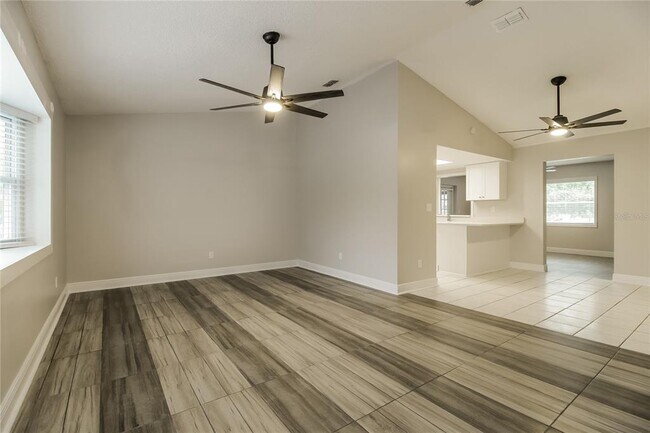 Foto del edificio - 506 Providence Blvd