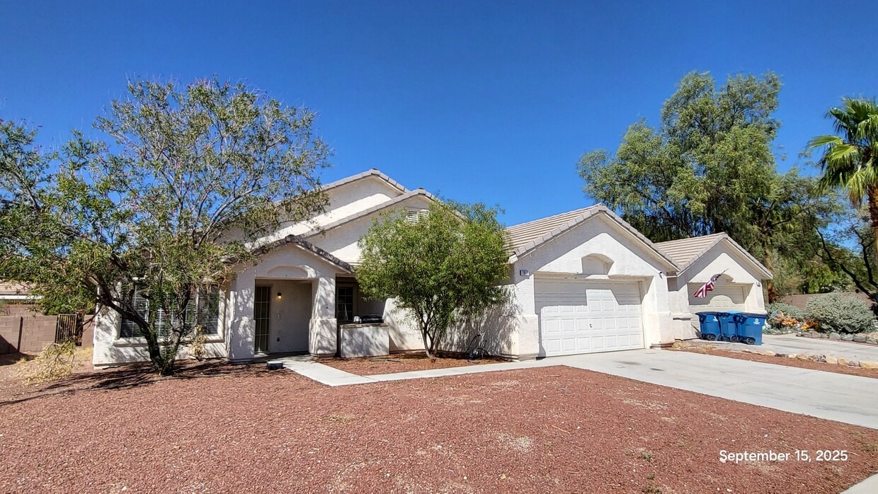 Foto principal - 2817 N Porcupine Flat St