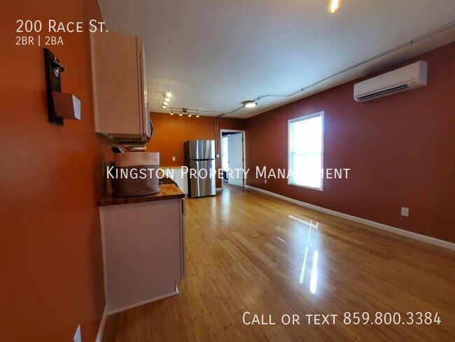 Building Photo - Beautiful 2 Bedroom 2 Bathroom! 1/2 OFF SE...