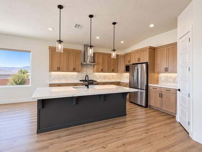 Foto del edificio - Unobstructed views of Pine Mountain on corner lot.