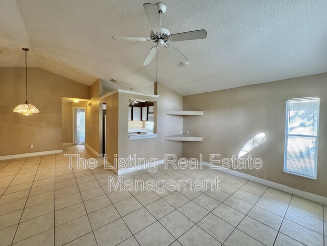 Foto del edificio - 12215 Upstream Ct