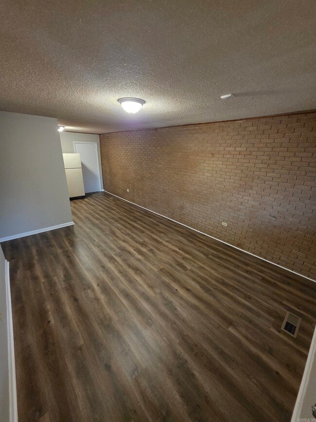 Building Photo - 17814 Batesville Pike