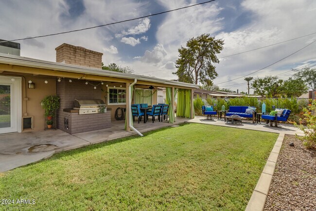 Foto del edificio - 1918 E Palmcroft Dr