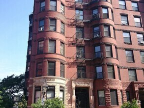 Building Photo - 411 Marlborough St