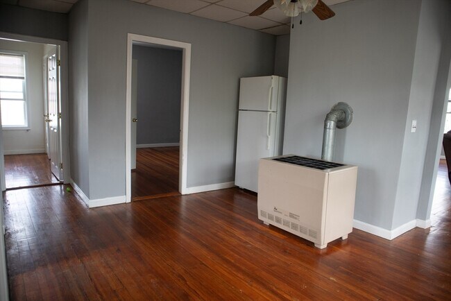 Building Photo - 185 Stevens St