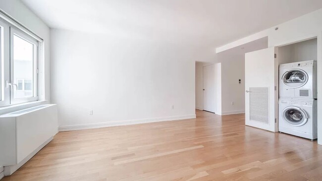 Building Photo - 175 Kent Avenue