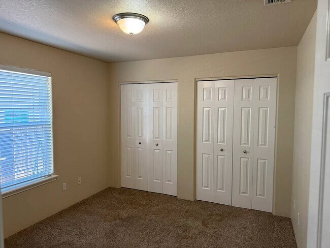 Foto del edificio - 1672 SW Waterstone Dr