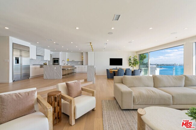 Building Photo - 18254 Coastline Dr