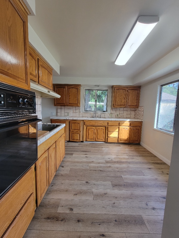 Foto del edificio - 13550 Leadwell St