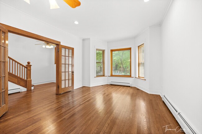 Building Photo - 2310 N Sawyer Ave