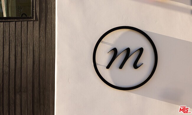 Foto del edificio - 3004 W Sunset Blvd