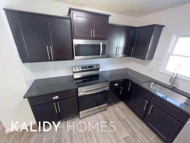 Foto del edificio - 3504 N Westmont St