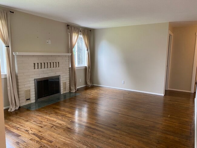 Foto del edificio - 1103 Lochaven Ave