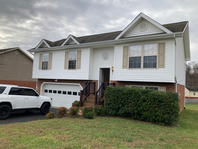 Foto del edificio - 111 Mountain Creek Ct