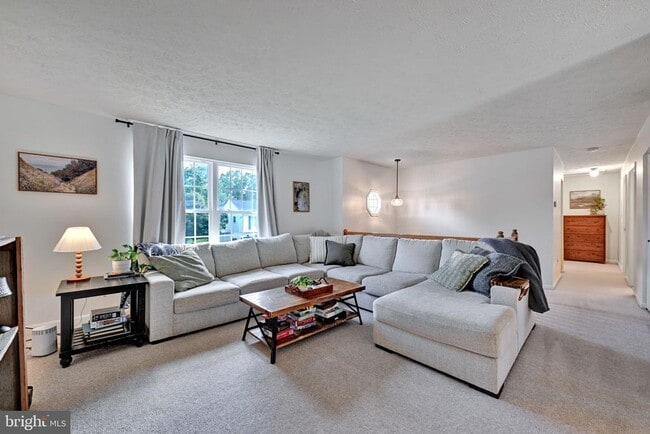 Foto del edificio - 350 Long Meadow Way