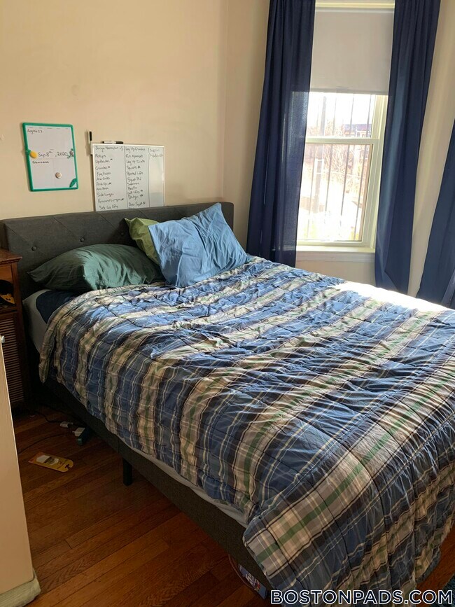 Foto del edificio - 1719 Commonwealth Ave