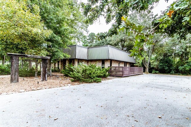 Foto del edificio - 1320 Windsor St