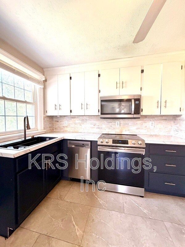 Foto del edificio - 2709 Old Forest Rd