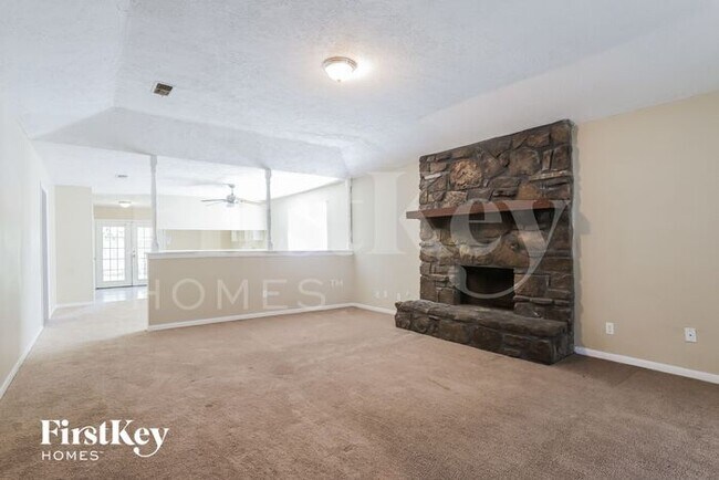 Foto del edificio - 2614 Forestbrook Dr