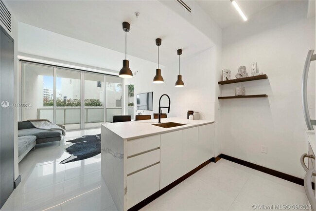 Foto del edificio - 50 South Pointe Dr