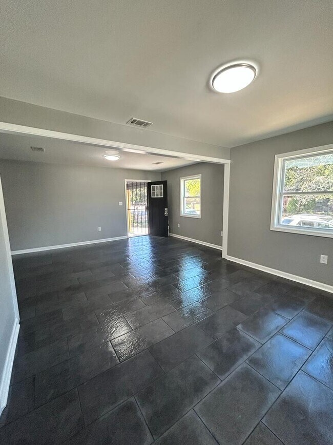 Foto del edificio - 848 N Holmes St