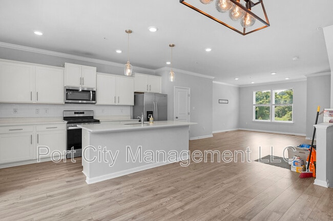 Building Photo - 4322 Roland Heights Ave