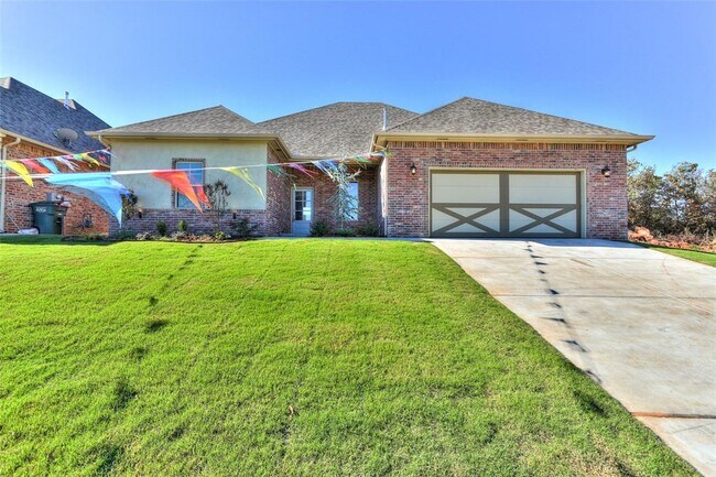 Building Photo - 2833 Tranquilo Ln