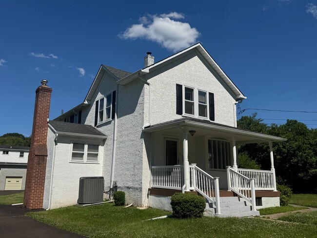 Building Photo - Lower Gywnedd 3 Bedroom 1.5 Bath Colonial in Penllyn Pa $2,750/month