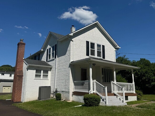 Foto del edificio - Lower Gywnedd 3 Bedroom 1.5 Bath Colonial in Penllyn Pa $2,750/month