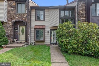 Building Photo - 303 Milford Ct